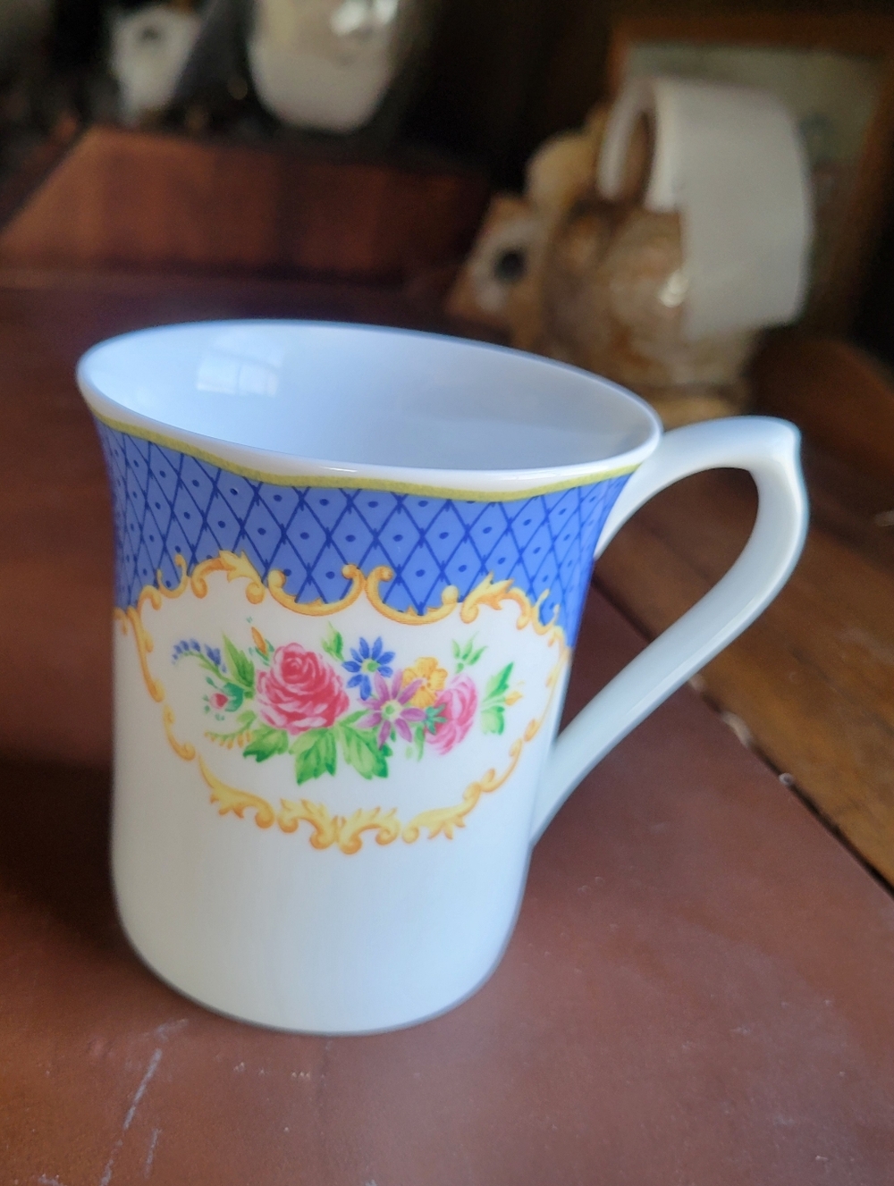 Vintage Elizabethan Fine Bone China Cup